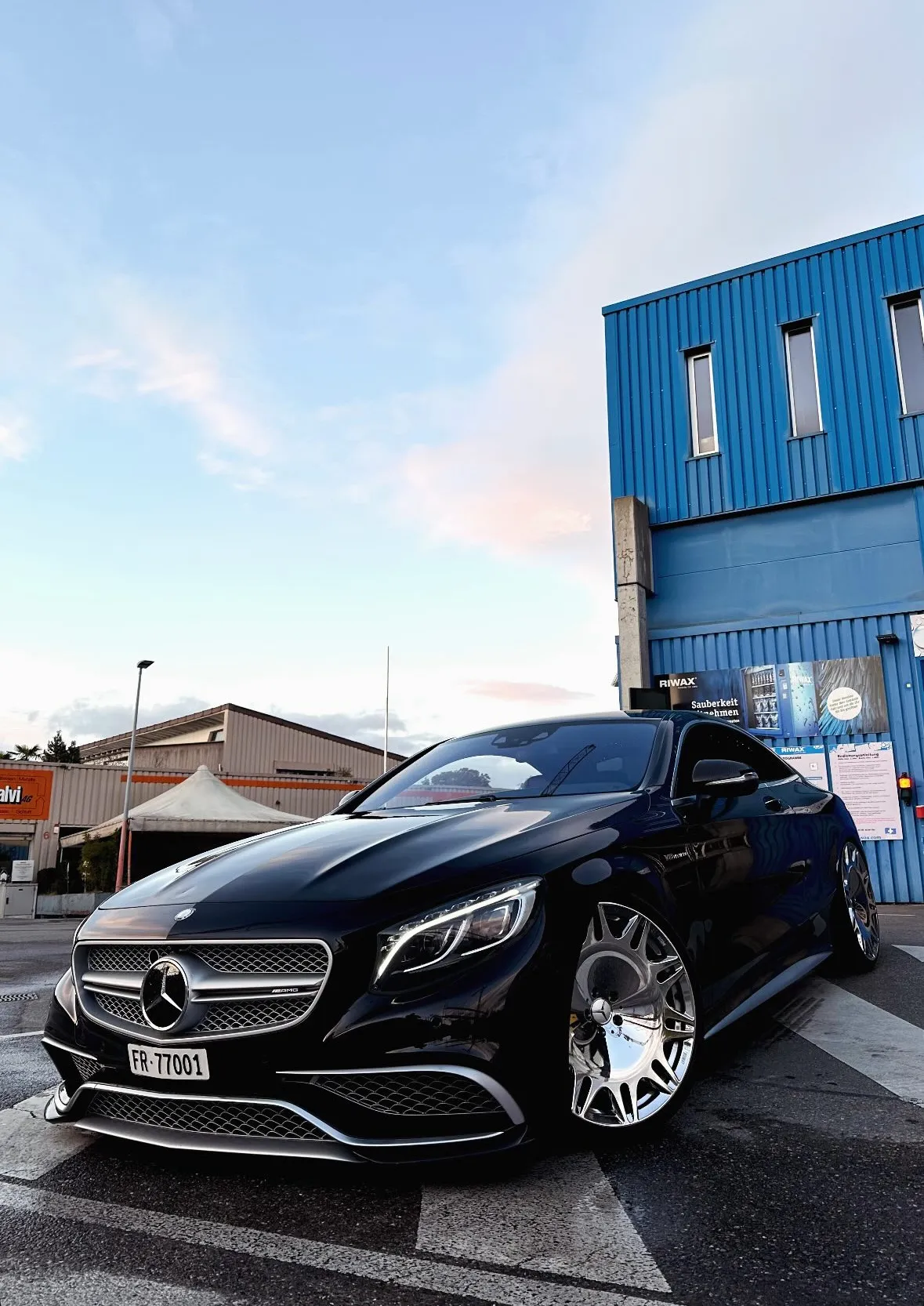 S63 AMG Coupé mit professionell lackiertem Grill und feinstem Glanzfinish
